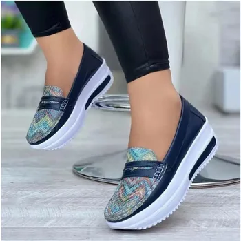 2022 Yeni Moda rahat ayakkabılar Kadınlar Katı Renk Yuvarlak Ayak Düşük üst Yumuşak tabanlı iş ayakkabısı Rahat Bere Ayakkabı Koşu Spor Ayakkabı